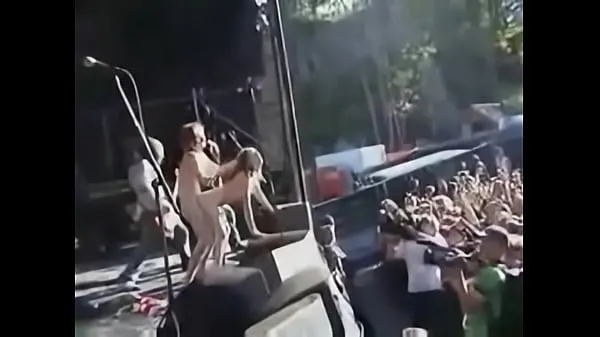 Tonton Couple fuck on stage during a concert Film terpopuler
