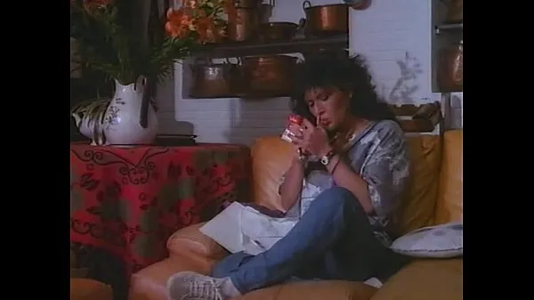 Oglejte si My Wife's Favorite Vice (1988) - Blowjobs & Cumshots Cut najboljše filme