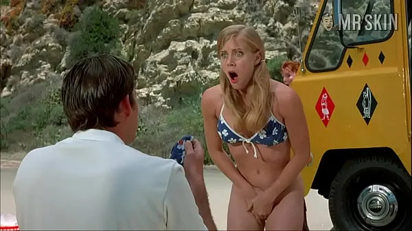 Посмотрите Эми Адамс, обнаженная сексуальная сцена на психологической пляжной вечеринкелучшие фильмы