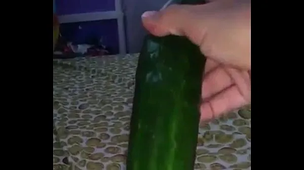 Pozrite si masturbating with cucumber najlepšie filmy
