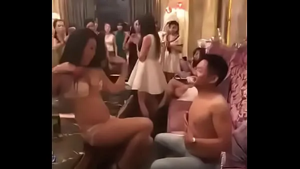 Se Sexy girl in Karaoke in Cambodia topfilm