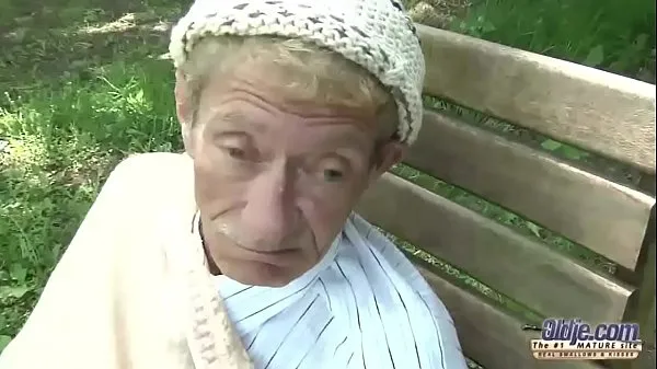 Tonton Old Young Porn Teen Gold Digger Anal Sex With Wrinkled Old Man Doggystyle Filem teratas