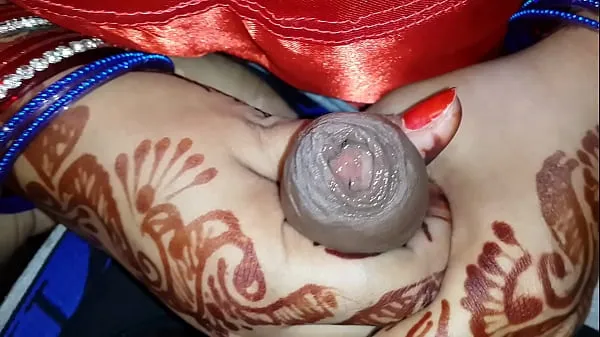 Oglejte si Sexy delhi wife showing nipple and rubing hubby dick najboljše filme
