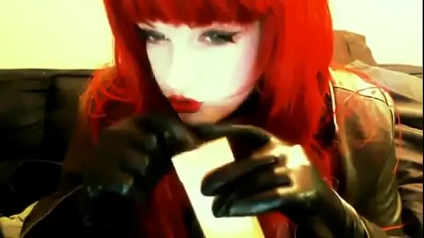 Bekijk goth redhead smoking topfilms