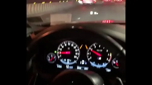 Se NYC Road Head in a BMW M5 topfilm