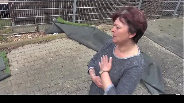 Se HAUSFRAU FICKEN - German Housewife gets full load on jiggly melons topfilm