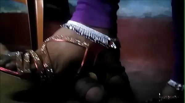 Se Indian Bhabhi Trampling dick in high heels and Anklets beste filmer