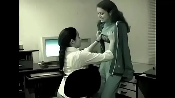 Two young Indian Lesbians have fun in the office शीर्ष फ़िल्में देखें