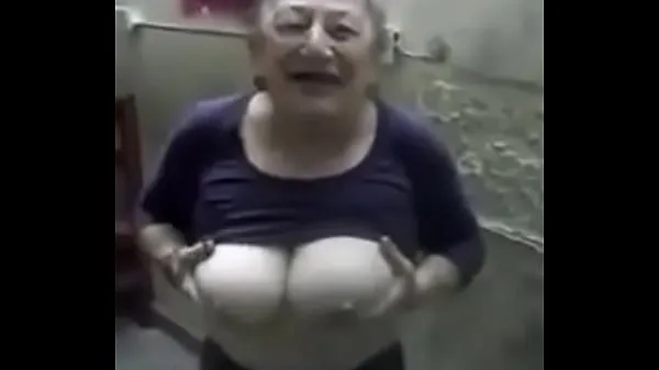 Tonton granny show big tits Filem teratas