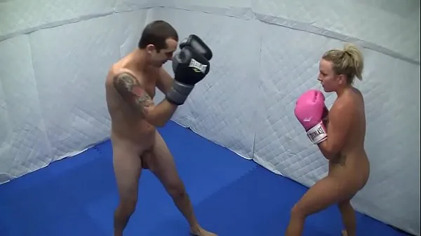 Dre Hazel defeats guy in competitive nude boxing match인기 영화 보기