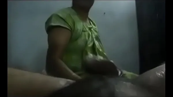 Watch South Indian aunty Juicy hand job top Movies