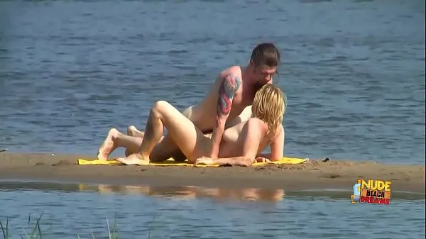 ดู Video compilation in which cute y. are taking the sun baths totally naked and taking part in orgies on the beach from ภาพยนตร์ยอดนิยม