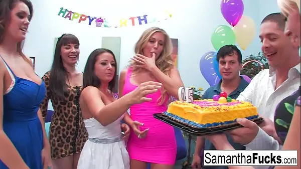 Tonton Samantha celebrates her birthday with a wild crazy orgy Filem teratas