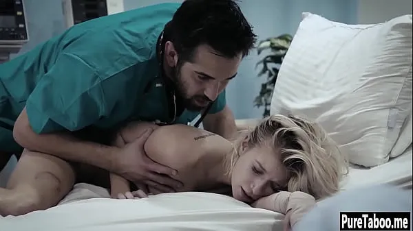 Tonton Helpless blonde used by a dirty doctor with huge thing Filem teratas