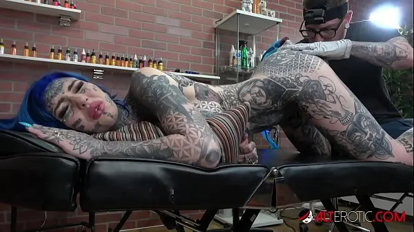 Watch Amber Luke gets a asshole tattoo and a good fucking top Movies