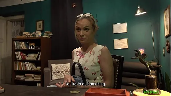 شاهد Cute Blonde Wife Wants To Stop Smoking أفضل الأفلام