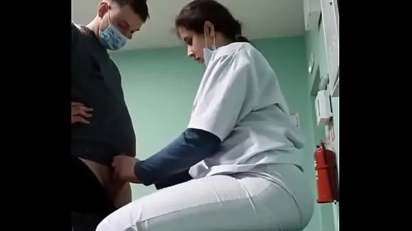 Tonton Nurse giving to married guy Filem teratas