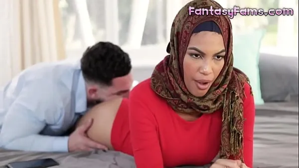 Fucking Muslim Converted Stepsister With Her Hijab On - Maya Farrell, Peter Green - Family Strokes 人気の映画を見る