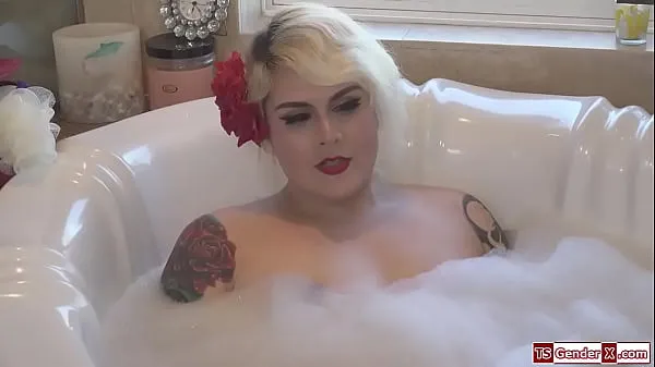 Titta på Trans stepmom Isabella Sorrenti anal fucks stepson populäraste filmer