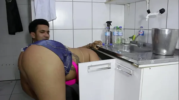 Watch The cocky plumber stuck the pipe in the ass of the naughty rabetão. Victoria Dias and Mr Rola top Movies