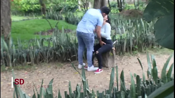 SPYING ON A COUPLE IN THE PUBLIC PARK سر فہرست فلمیں دیکھیں