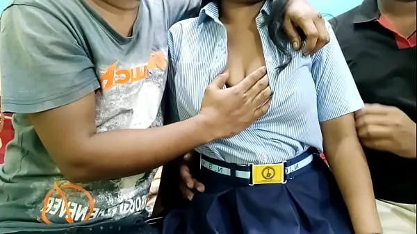 Bekijk Two boys fuck college girl|Hindi Clear Voice topfilms