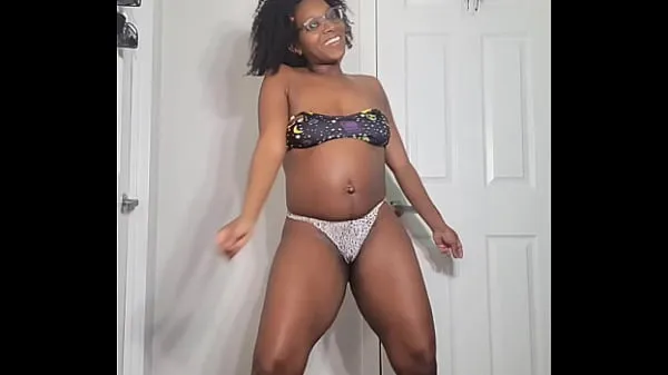 Bekijk Big Belly Sexy Dance Ebony topfilms