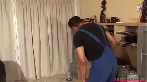 Watch Housewife seduces the electrician while her husband is away top Movies