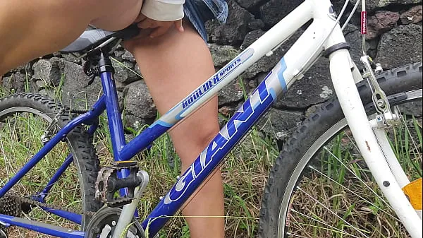Student Girl Riding Bicycle&Masturbating On It After Classes In Public Park인기 영화 보기