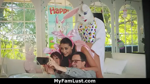 Se Stepbro in Bunny Costume Fucks His Horny Stepsister on Easter Celebration - Avi Love topfilm