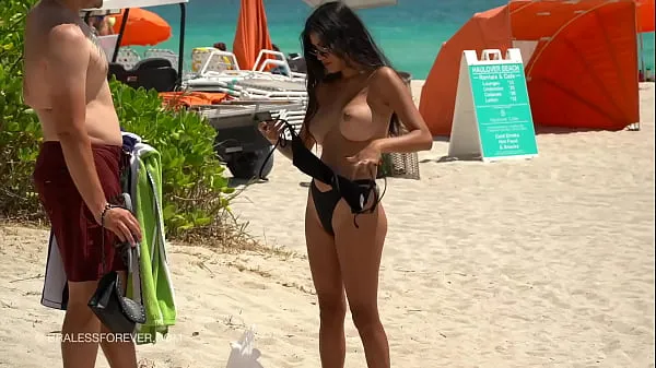 Tonton Huge boob hotwife at the beach Filem teratas