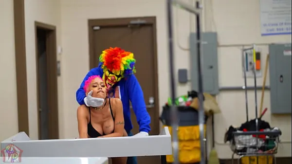 Watch Ebony Pornstar Jasamine Banks Gets Fucked In A Busy Laundromat by Gibby The Clown top Movies