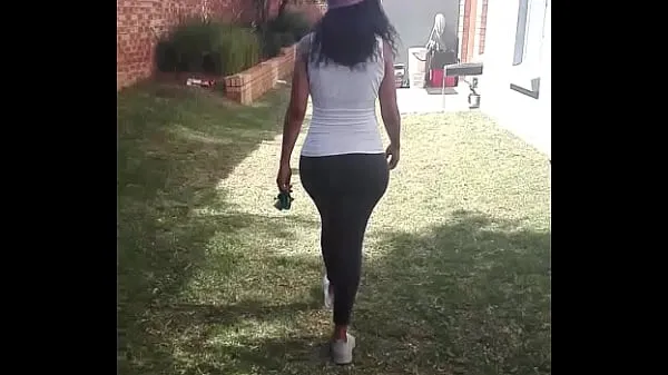 Sehen Sie sich Sexy AnalEbony milf taking a walkTop-Filme an