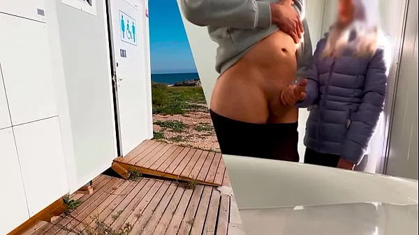 Tonton I surprise a girl who catches me jerking off in a public bathroom on the beach and helps me finish cumming Film terpopuler