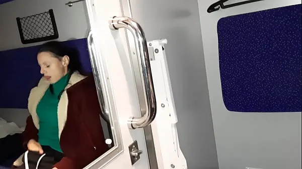 ดู A stranger and a fellow traveler and I cum in a train compartment ภาพยนตร์ยอดนิยม