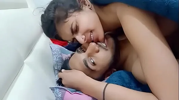 Tonton Desi Indian cute girl sex and kissing in morning when alone at home Filem teratas