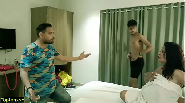 Tonton Indian Hot wife cheating sex with Pizza Delivery Boy! What Next Filem teratas